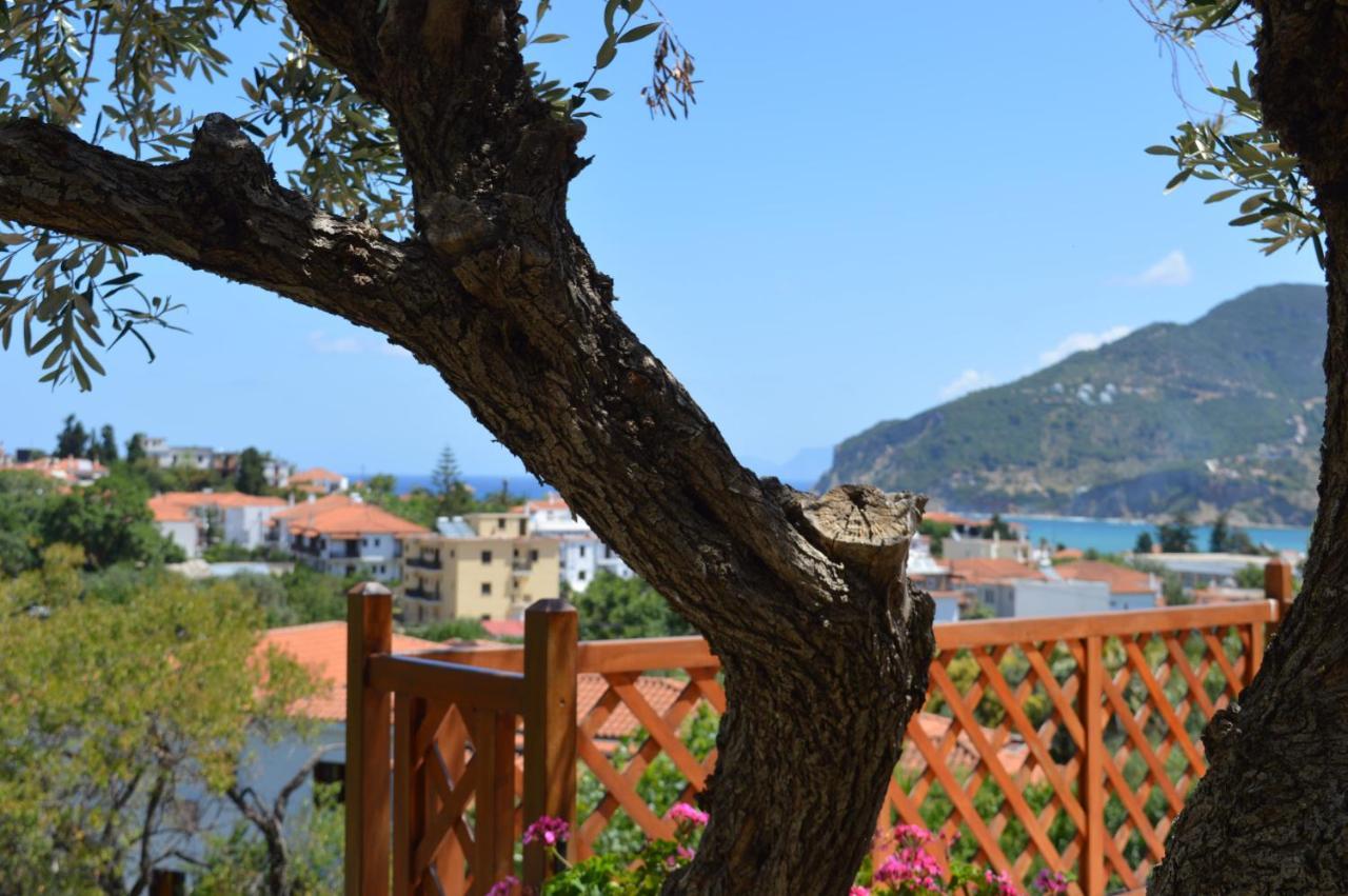 Remvi Apartments Skopelos Town Bagian luar foto