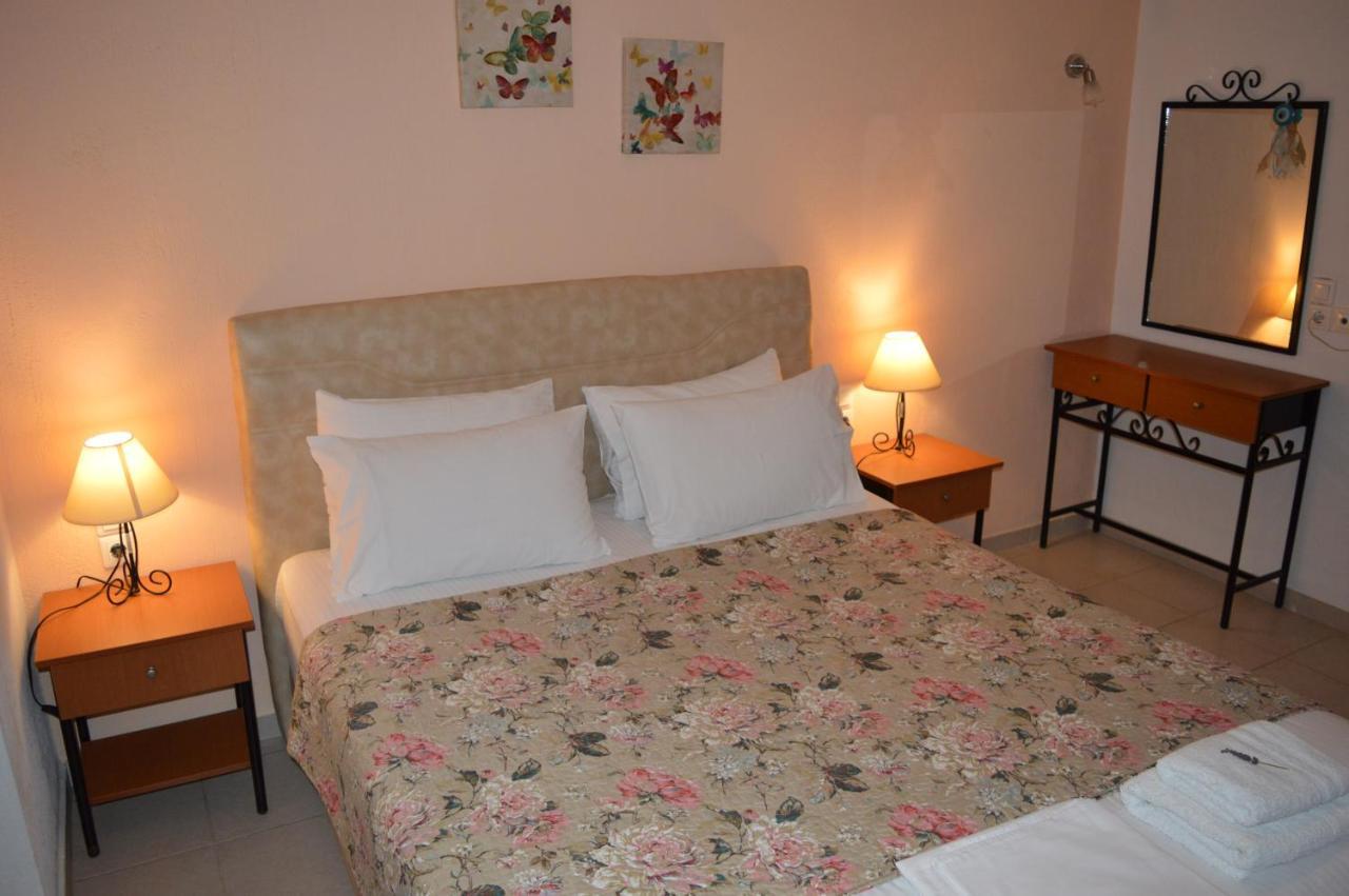 Remvi Apartments Skopelos Town Bagian luar foto