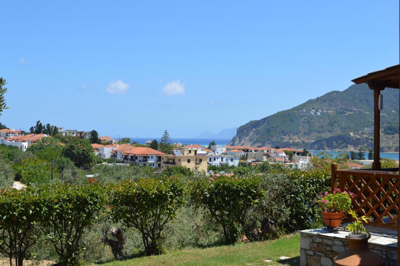 Remvi Apartments Skopelos Town Bagian luar foto