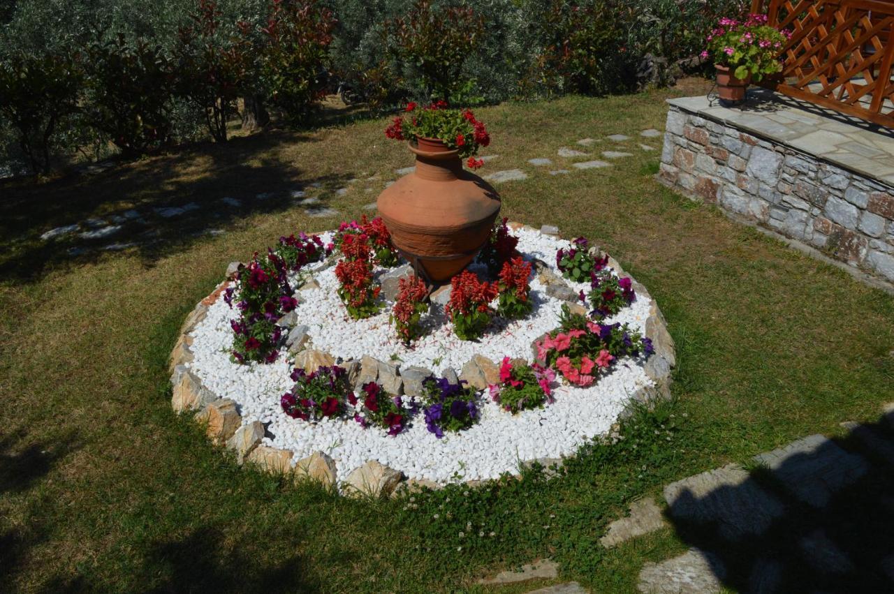 Remvi Apartments Skopelos Town Bagian luar foto