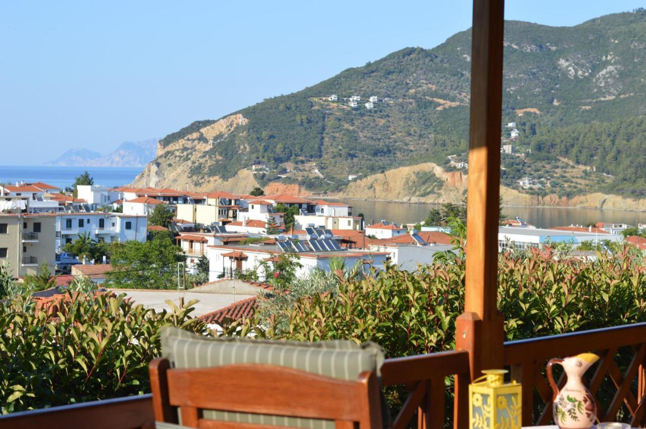 Remvi Apartments Skopelos Town Bagian luar foto