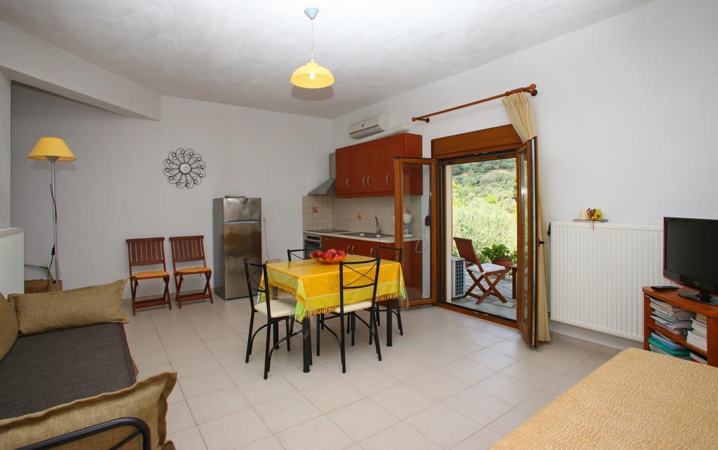 Remvi Apartments Skopelos Town Ruang foto