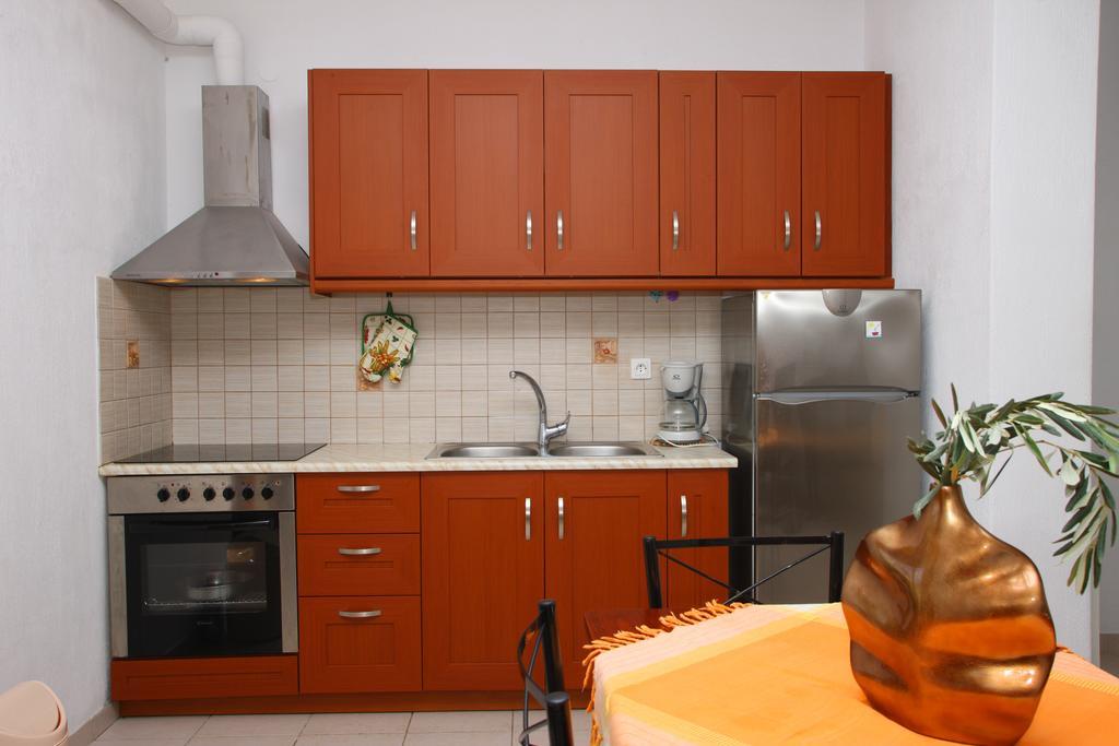 Remvi Apartments Skopelos Town Bagian luar foto