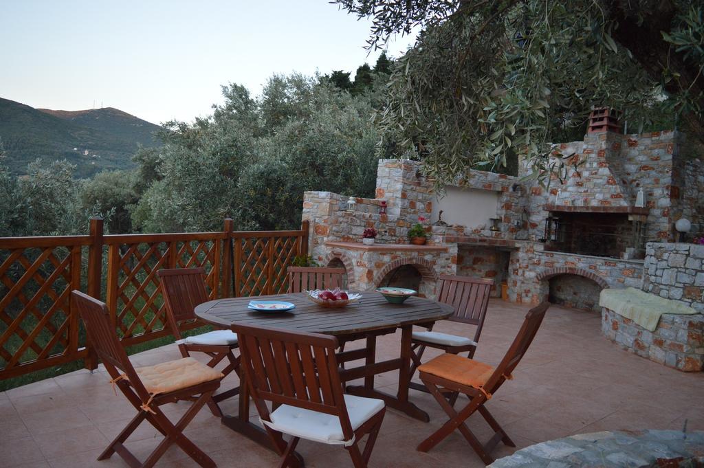 Remvi Apartments Skopelos Town Bagian luar foto