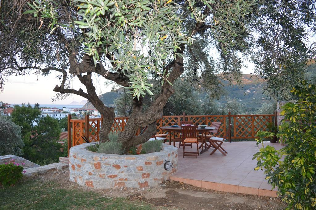 Remvi Apartments Skopelos Town Bagian luar foto